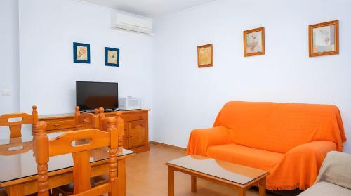 Apartamento con Balcon Garaje Aire acondicionado centrico solo fse alquila a Familia y Parejas