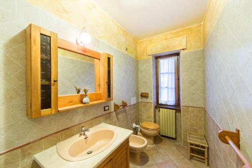 Koupelna v ubytování Bio Agriturismo Aia del Tufo
