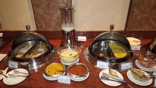 Comida en o cerca de este hotel
