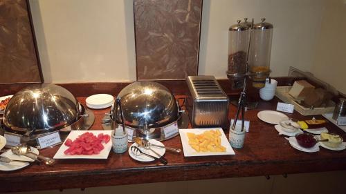 Comida en o cerca de este hotel