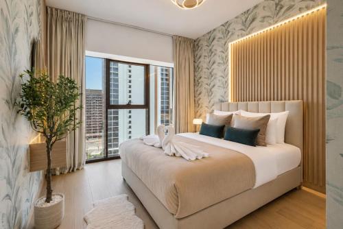 Luxury 1BR Balcony Pool View Riviera Top Floor by Maxx Value Homes