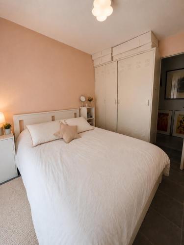 Stylish 2BR with Garage and AC Port of Nice