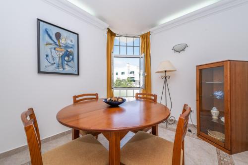 Serene Stay Algarve - Near Cabanas Beach & Train