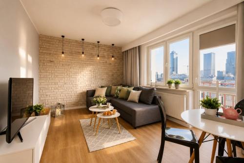 oompH Warsaw Central Smart 1 Bedroom Apartments