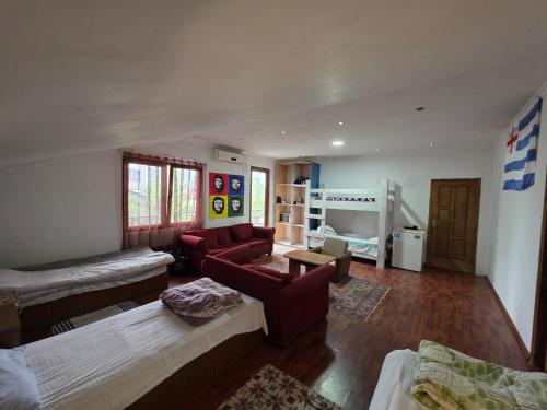 Gallery image of Merabi Guest House in Makhinjauri
