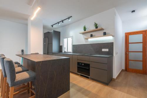 Sky View Penthouse - 1 min to Las Canteras Beach