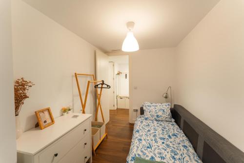 Modern apartment with pool, 5 minutes from the beach