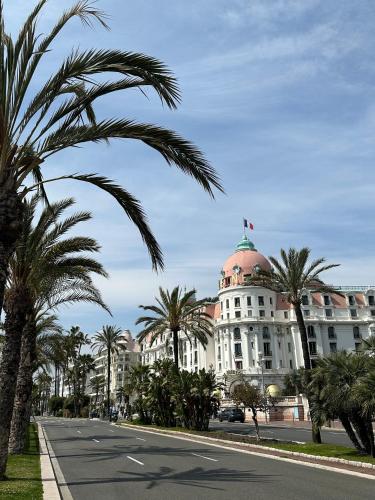 Negresco 2 bedroom on Promenades des Anglais