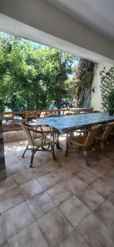 Alekas Garden View Studios