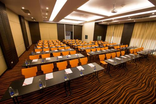Der Geschäftsbereich oder Konferenzraum in der Unterkunft FuramaXclusive Sandara Hua Hin at Cha-am Beach