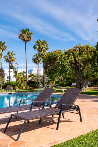 Luxury Golf Beach Villa in Guadalmina Baja Pool