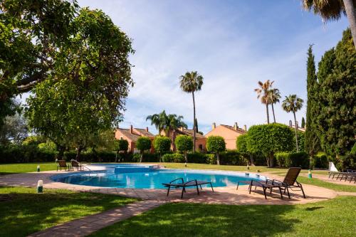 Luxury Golf Beach Villa in Guadalmina Baja Pool
