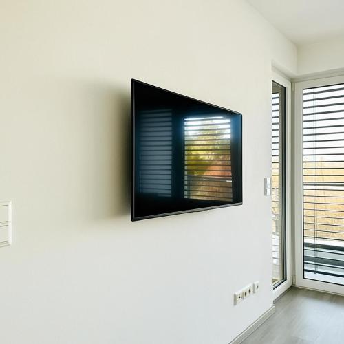 Modern Premium Apartment with Balcony & Free Parking