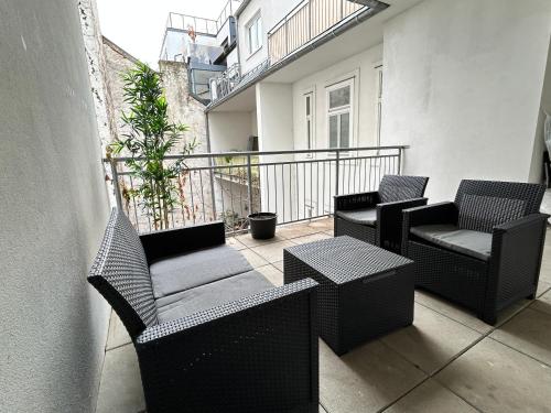 100 m2 Apartment with Balcony & Free Parking