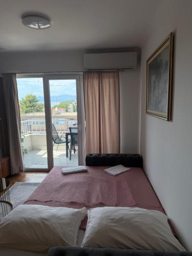 Heart of Town Beach Apartment