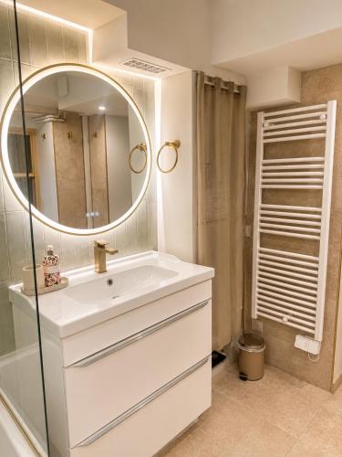 Quiet Private Apartment - 2min Train Station - 5min Palais Croisette - Private entrance photo 12