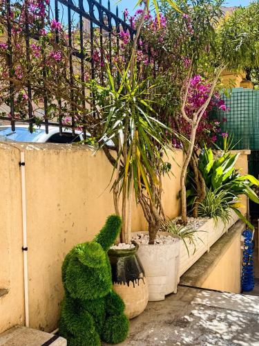 Quiet Private Apartment - 2min Train Station - 5min Palais Croisette - Private entrance photo 3