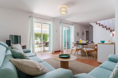 L&A Villa Prainha 3 Bedrooms Heated Pool 5 m walking to the beach