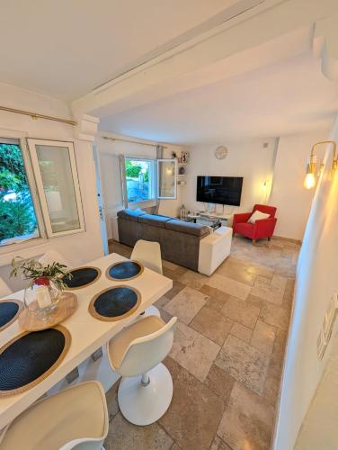 Grand Appartement 3 chambres 6 personnes, terrasse privée a 300m de la plage