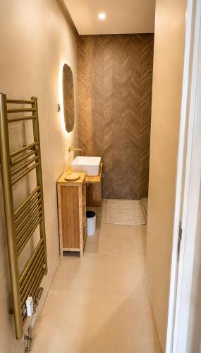Completely renovated apartment 2 minutes from the beach