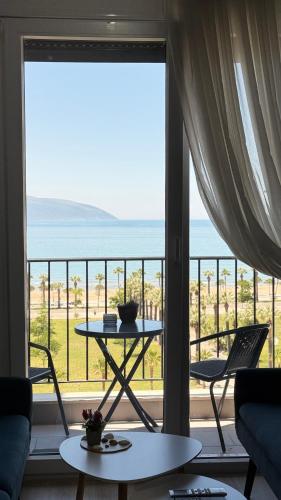 View apartament 2 min fromm beach, self check in