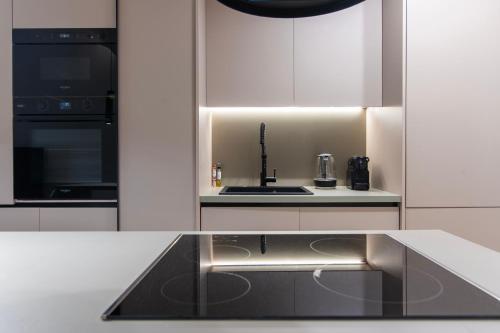 2bdr Apartment in Plaka-2 mins walk to syntagma