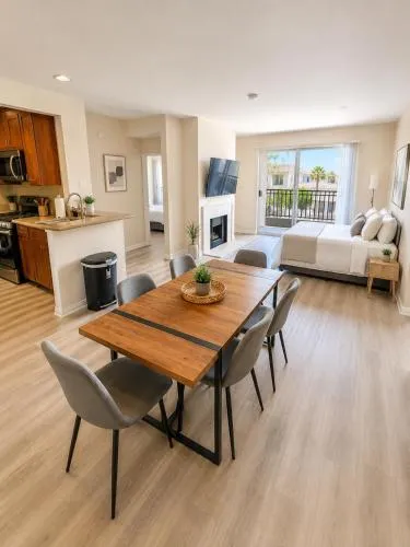 Marina Del Rey Beach Retreat w Hot Tub, Billiards & Grill photo 9