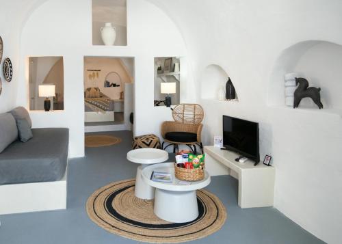 Little Rock Villa - Oia