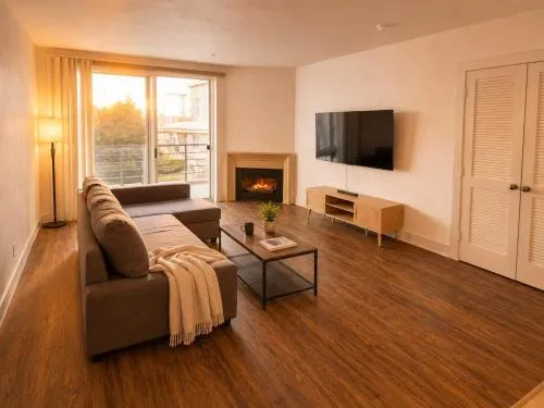 Marina Del Rey Beach Retreat w Hot Tub, Billiards & Grill photo 15