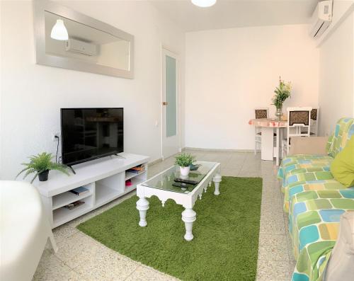 Bright and Modern Apartment 3 bedroom with Balcony E3EV