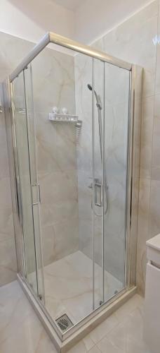 Trendy 3 BDR apartment, Konstantinoupoleos, MH