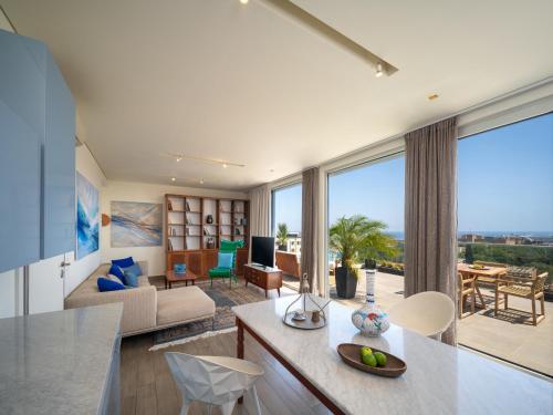City Choice 2 Live - Luxury Sea View Penthouse