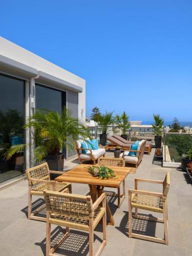 City Choice 2 Live - Luxury Sea View Penthouse