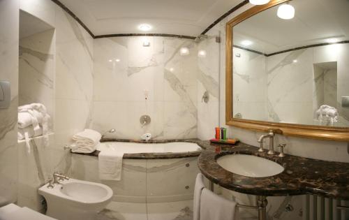 Koupelna v ubytování Hotel Villa Duse