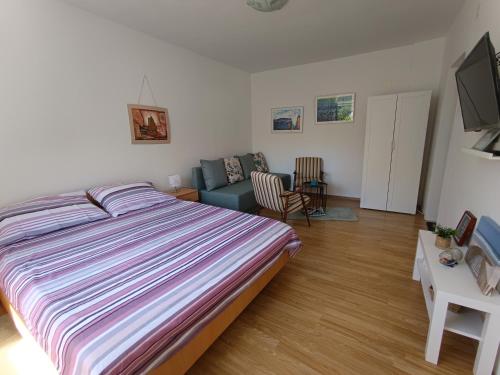 Apartment Ana - Relaxing and peaceful stay near the beach