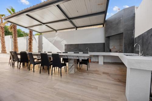 Resort Villa Vista 1&2 by Istrabook