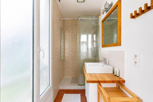 GuestReady - Bright Parisian Charm