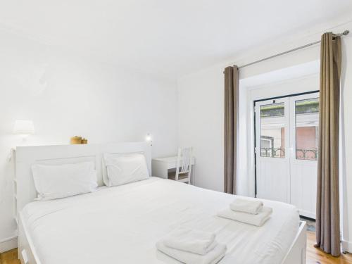 Charming 1BR w/ Terrace in Alfama | By Airnest