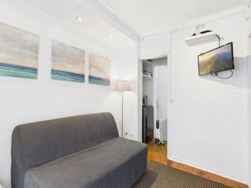 Charming 1BR w/ Terrace in Alfama | By Airnest
