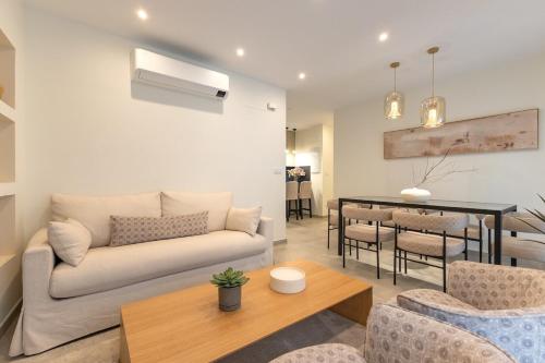 Aguilas Deluxe Suite by Valcambre