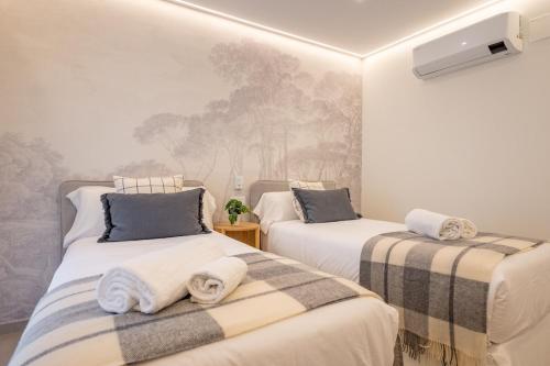Aguilas Deluxe Suite by Valcambre