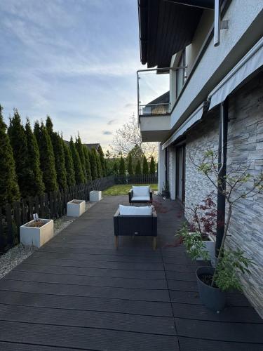 Krakow Groups 3 bedrooms 2 bathrooms Garden&Grill