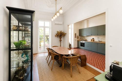 Villa in Porto with Private Garden