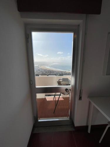 Beautiful apartment with stunning ocean views in Nazaré