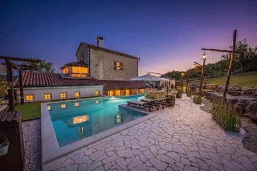 Villa Blazeni Miroslav Bulesic in Central Istria for 8 people with private heated pool and sauna