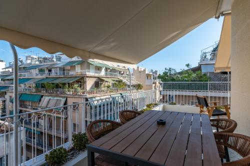 Stylish Apartment-Large Sunny Balcony-Central Pagrati-MARE Luxury Suites B