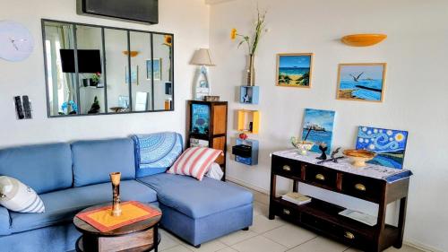 Appartement rénové Front De Mer 61 m2 Vue directe du 4ème Blue Paradise CAP'Diem 3 Clim - Idéal pour un Séjour de 7 j ou plus Wifi, lit 160 - Ascenseur Parking Piscine Pétanque Ping-pong - Plage de Rochelongue Pistes cyclables - Golf & Tennis à 10 mn