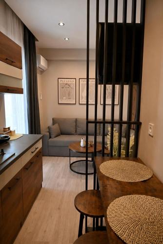 Consta's Seaview Apartments
