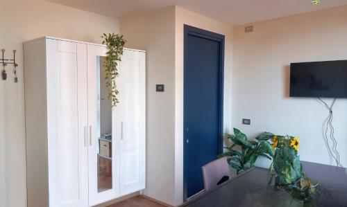 Modern Top Floor Studios in Porta Romana with Free Parking and Lift