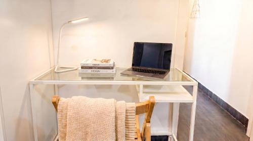Bright 2BR home with double patio Macarena